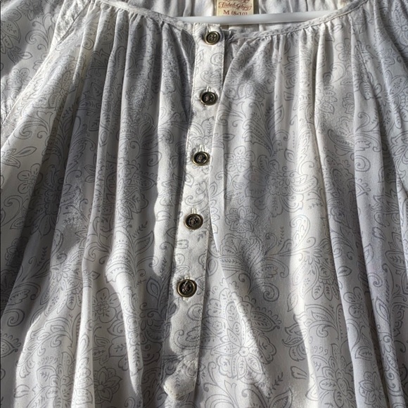 Shirt - Picture 3 of 4